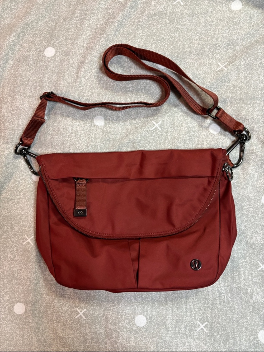 Lululemon | All Night Festival Bag 5l Merlot - FREE GIFT
